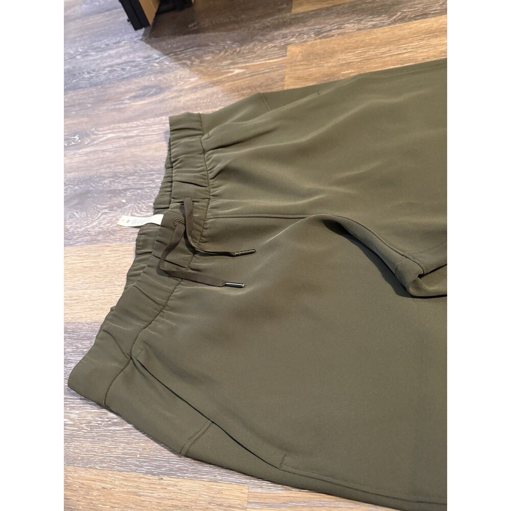NWOT Lululemon On the Fly Jogger woven in Green Size 10 Dark Olive? - Picture 4 of 11